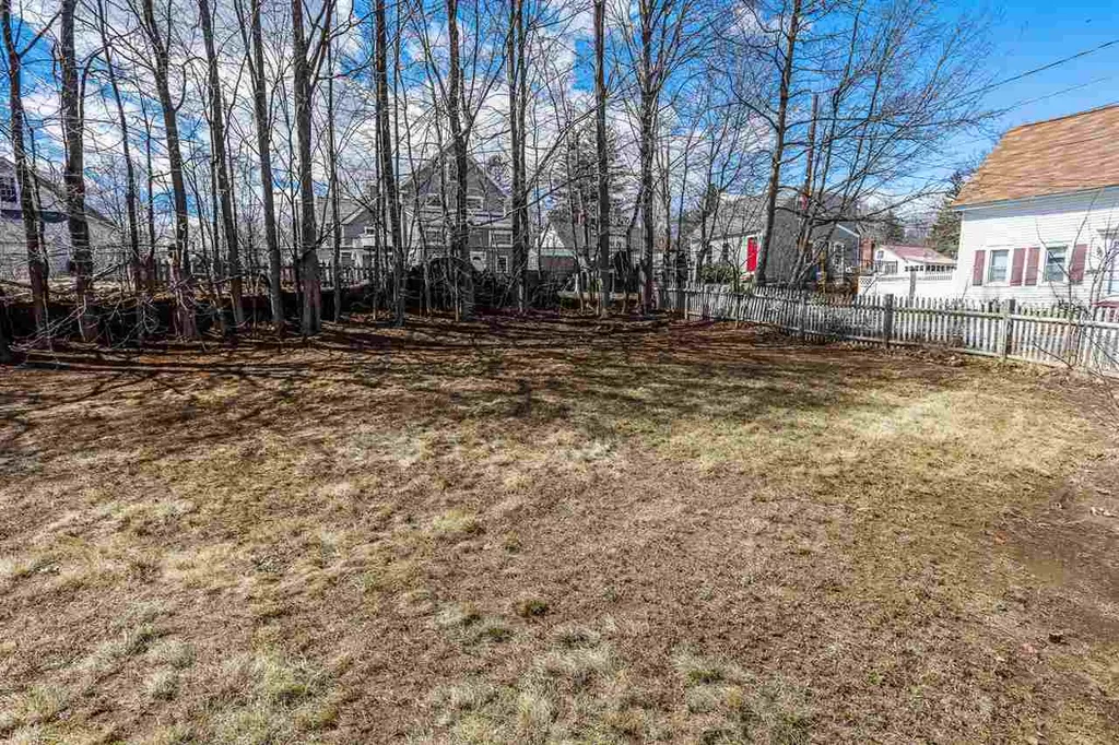 28 Glen Street Farmington NH 03835