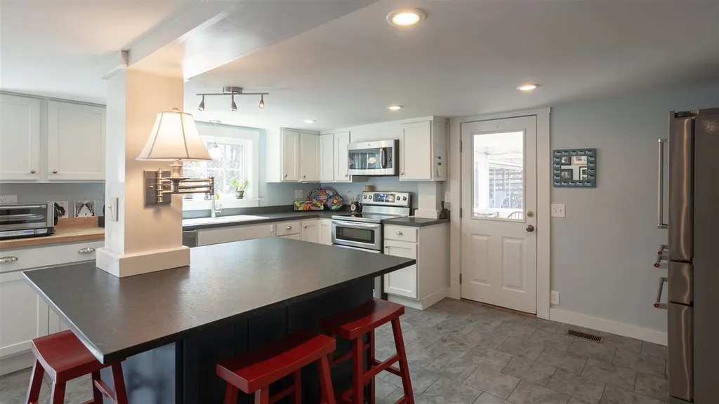 252 North Road Walpole NH 03608