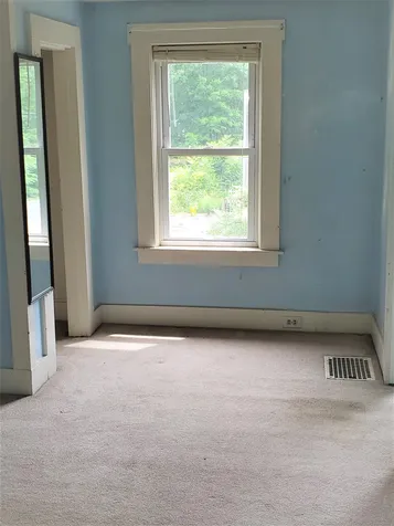22 Upper Knight Street Keene NH 03431