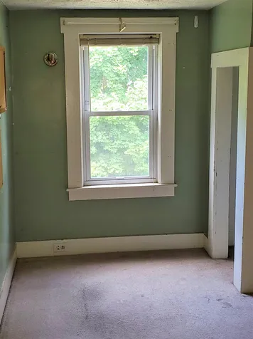 22 Upper Knight Street Keene NH 03431