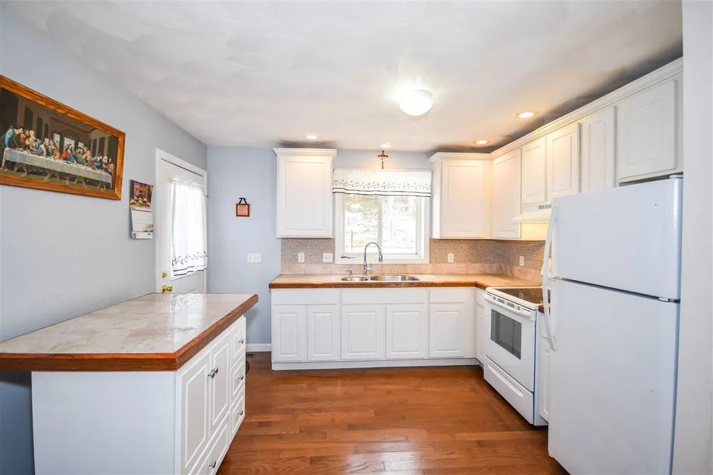 627 Berry River Road Barrington NH 03825
