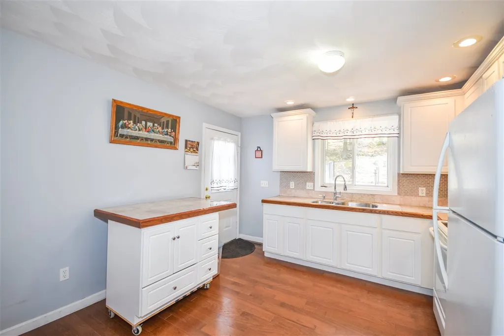 627 Berry River Road Barrington NH 03825
