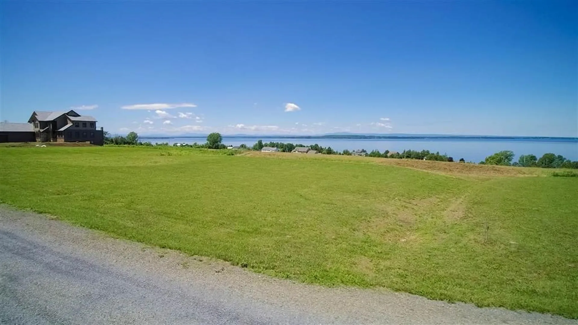 B Harriet Drive Georgia VT 05478