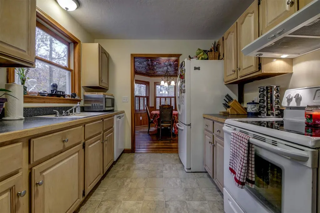 62 Towle Road Chester NH 03036