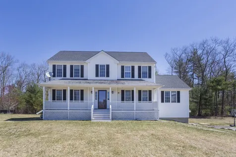 14 Barberry Street Hooksett NH 03106