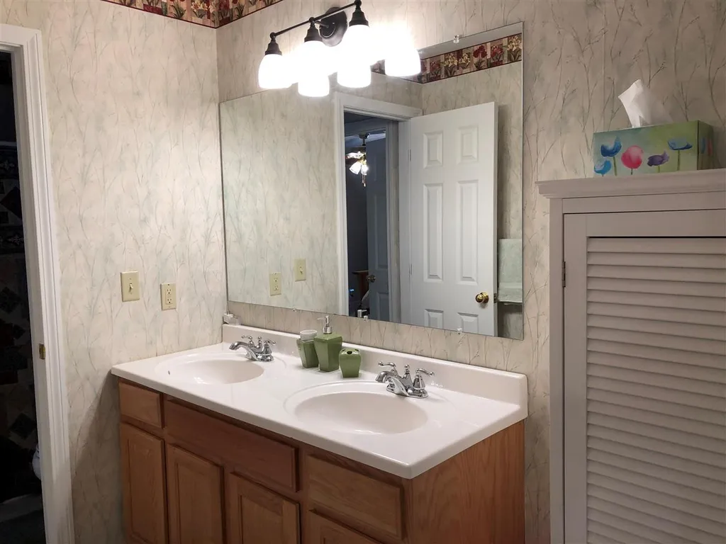 282 Paus Lane Hyde Park VT 05655