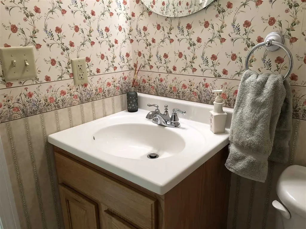282 Paus Lane Hyde Park VT 05655