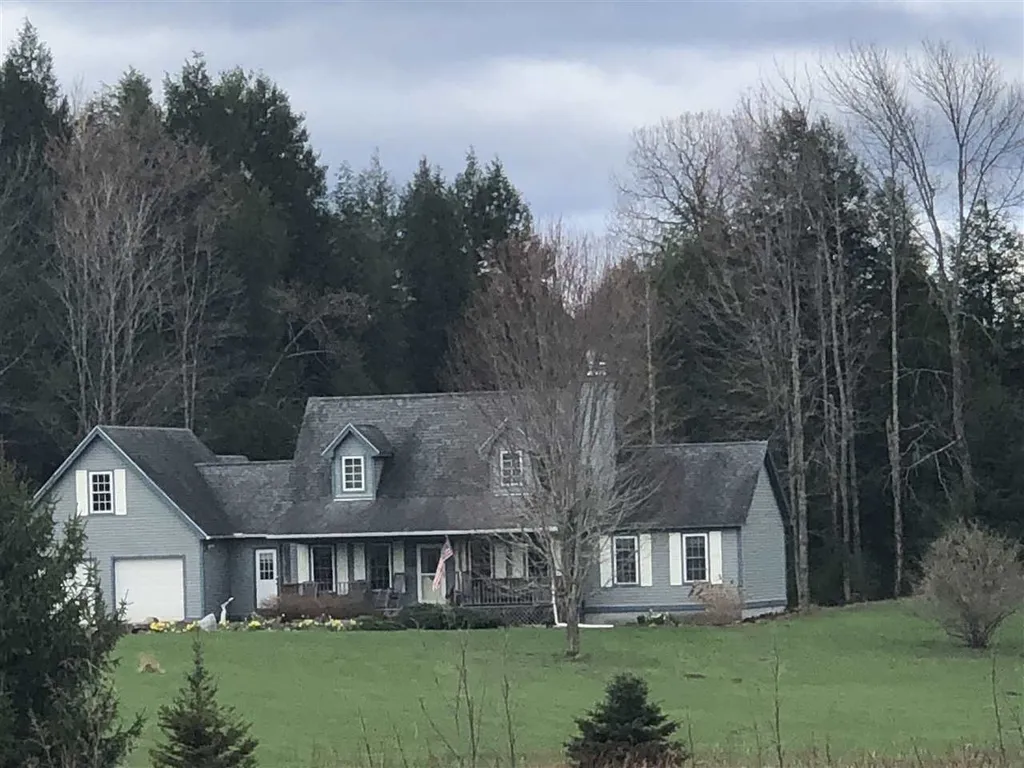 282 Paus Lane Hyde Park VT 05655