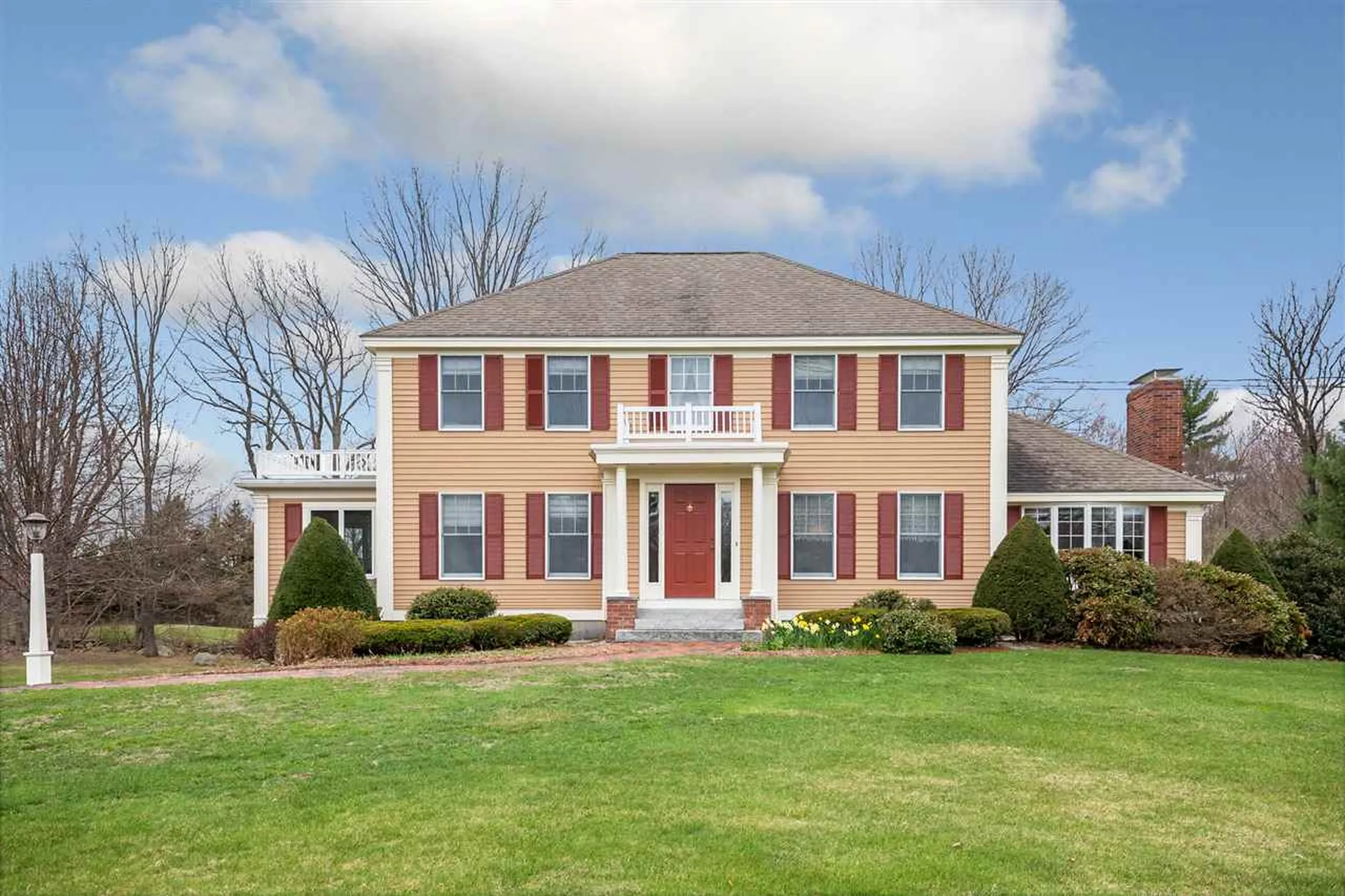 5 Madison Avenue Kingston NH 03848