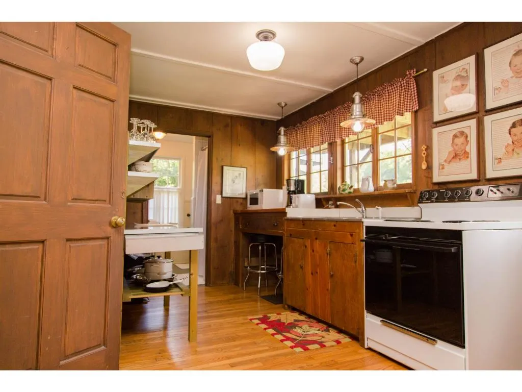 3587-3589 River Road Arlington VT 05250