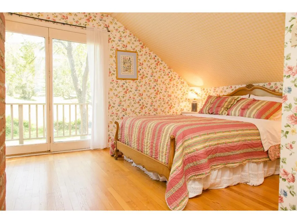 3587-3589 River Road Arlington VT 05250