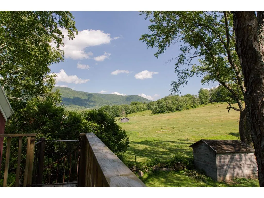 3587-3589 River Road Arlington VT 05250