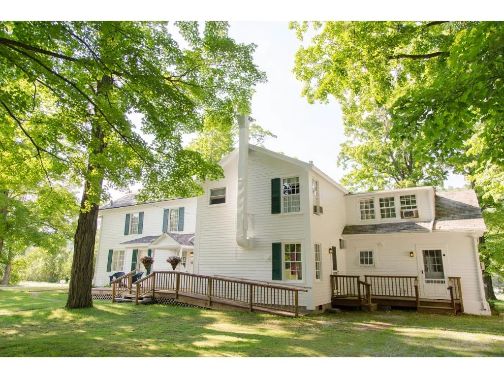 3587-3589 River Road Arlington VT 05250