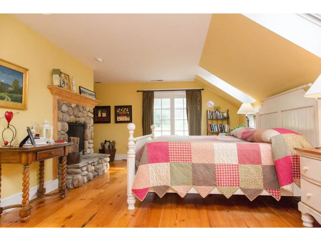 3587-3589 River Road Arlington VT 05250