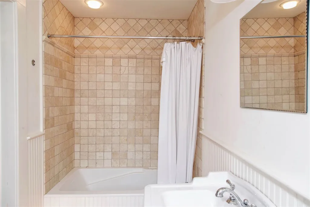 3587-3589 River Road Arlington VT 05250