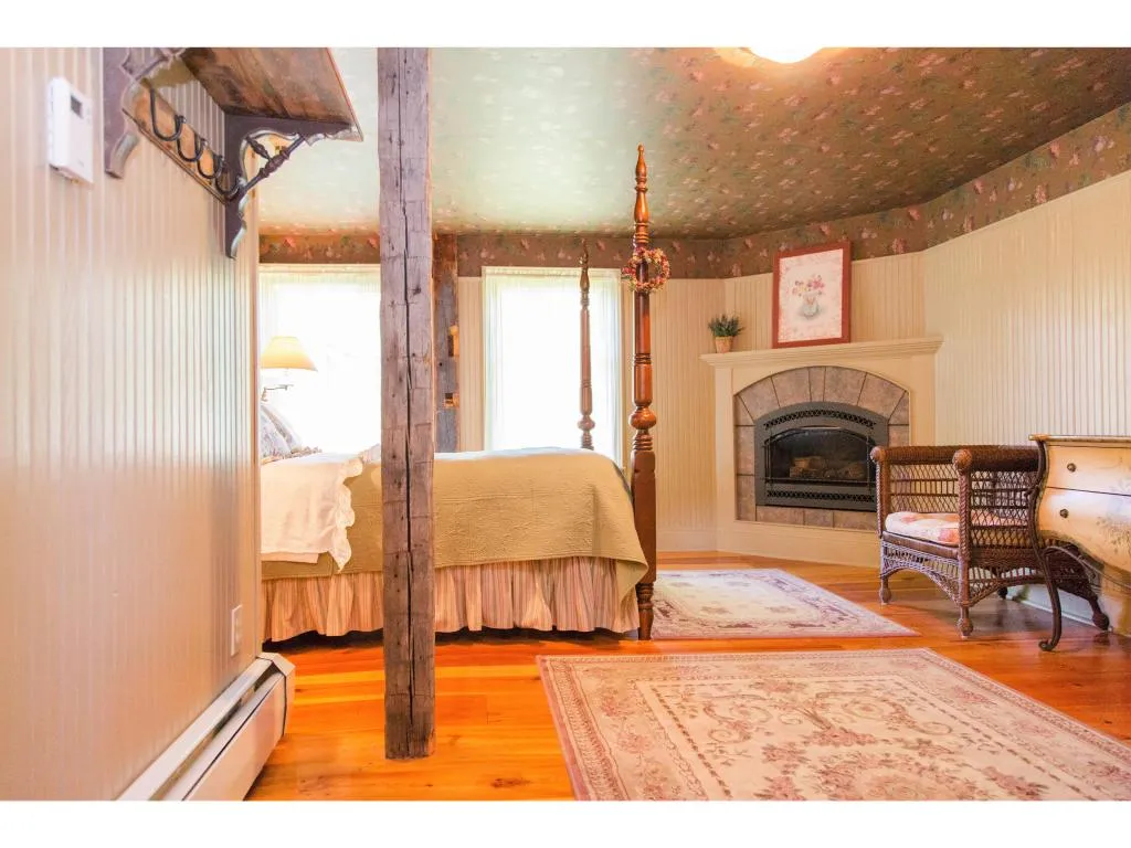 3587-3589 River Road Arlington VT 05250