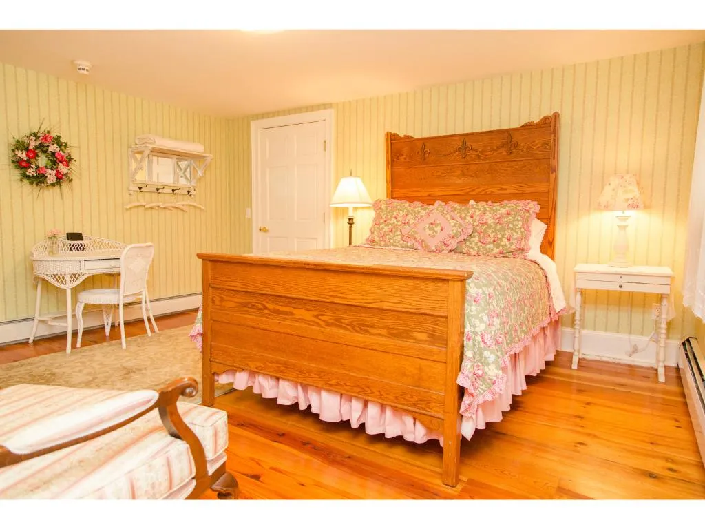 3587-3589 River Road Arlington VT 05250