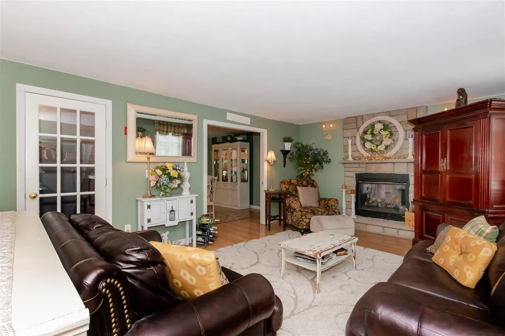 40 Carter Way Strafford NH 03884