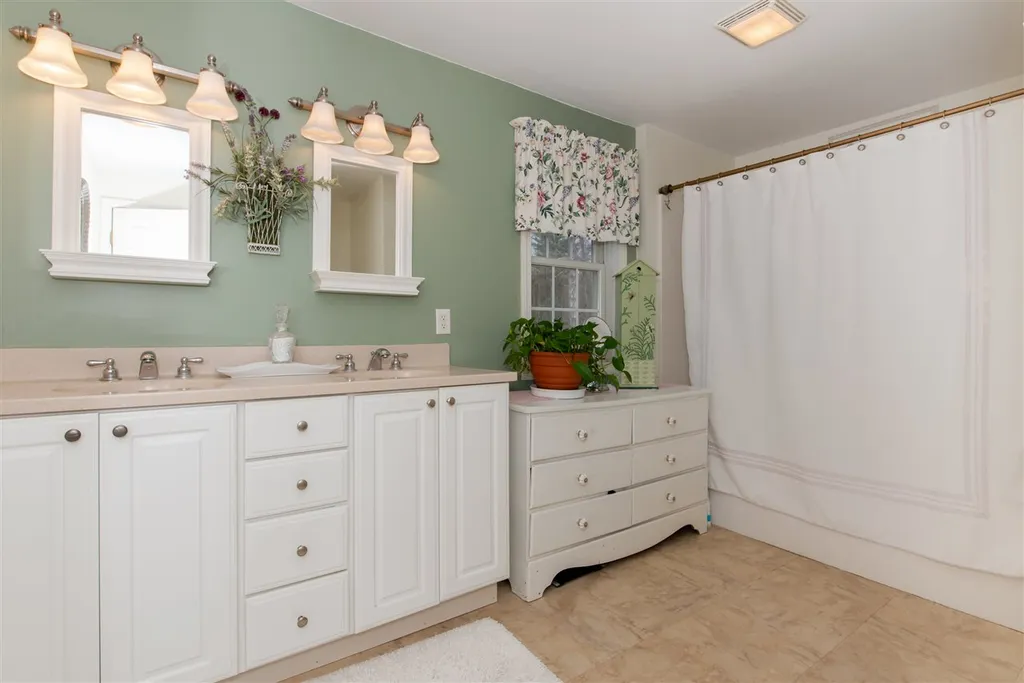 40 Carter Way Strafford NH 03884