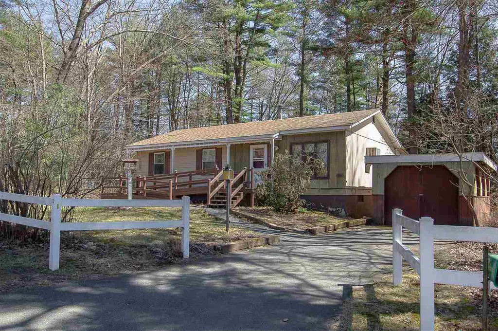 12 Hastings Circle Hinsdale NH 03451