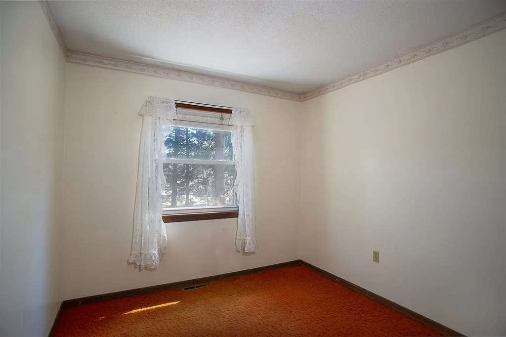 12 Hastings Circle Hinsdale NH 03451