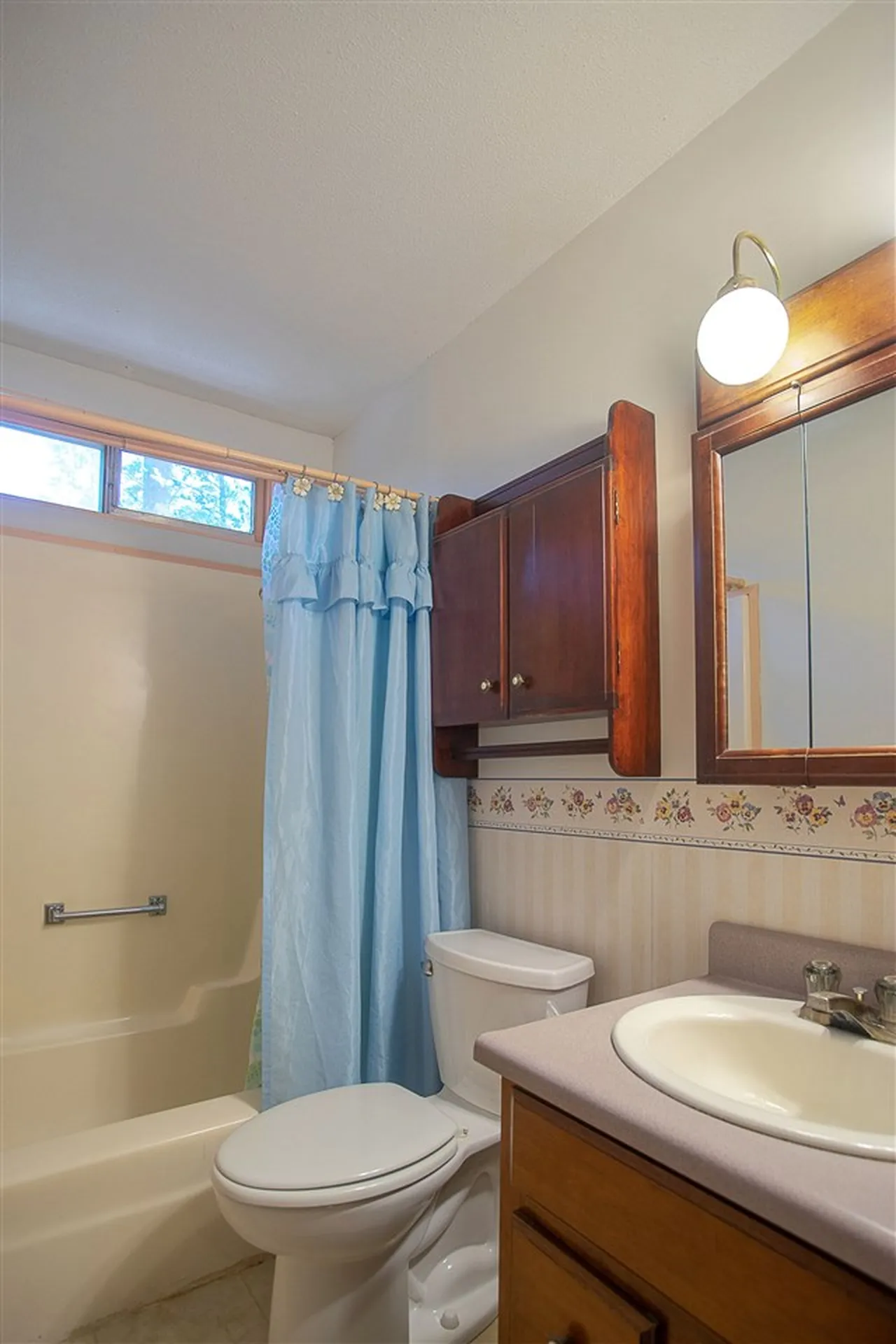 12 Hastings Circle Hinsdale NH 03451