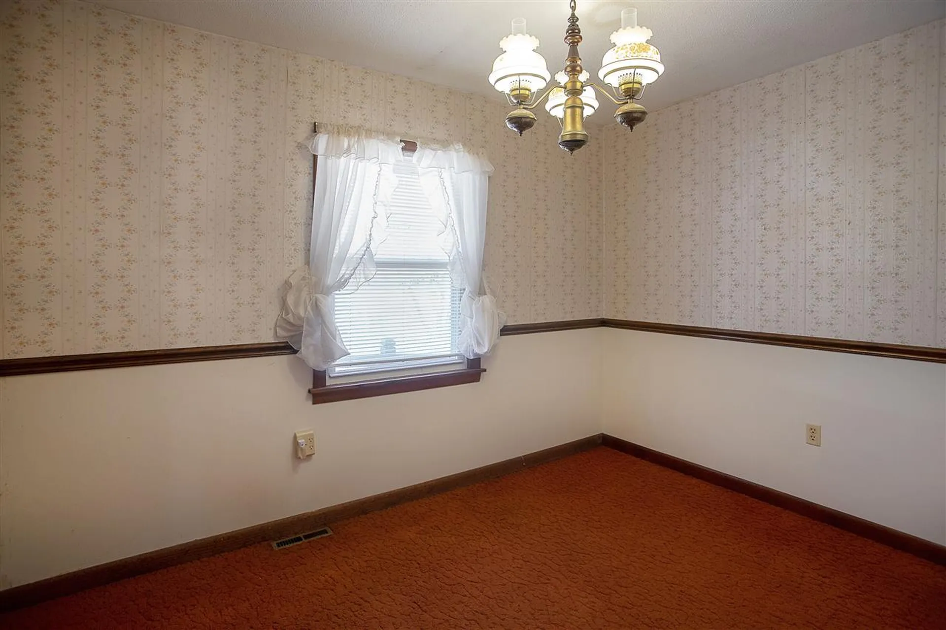 12 Hastings Circle Hinsdale NH 03451
