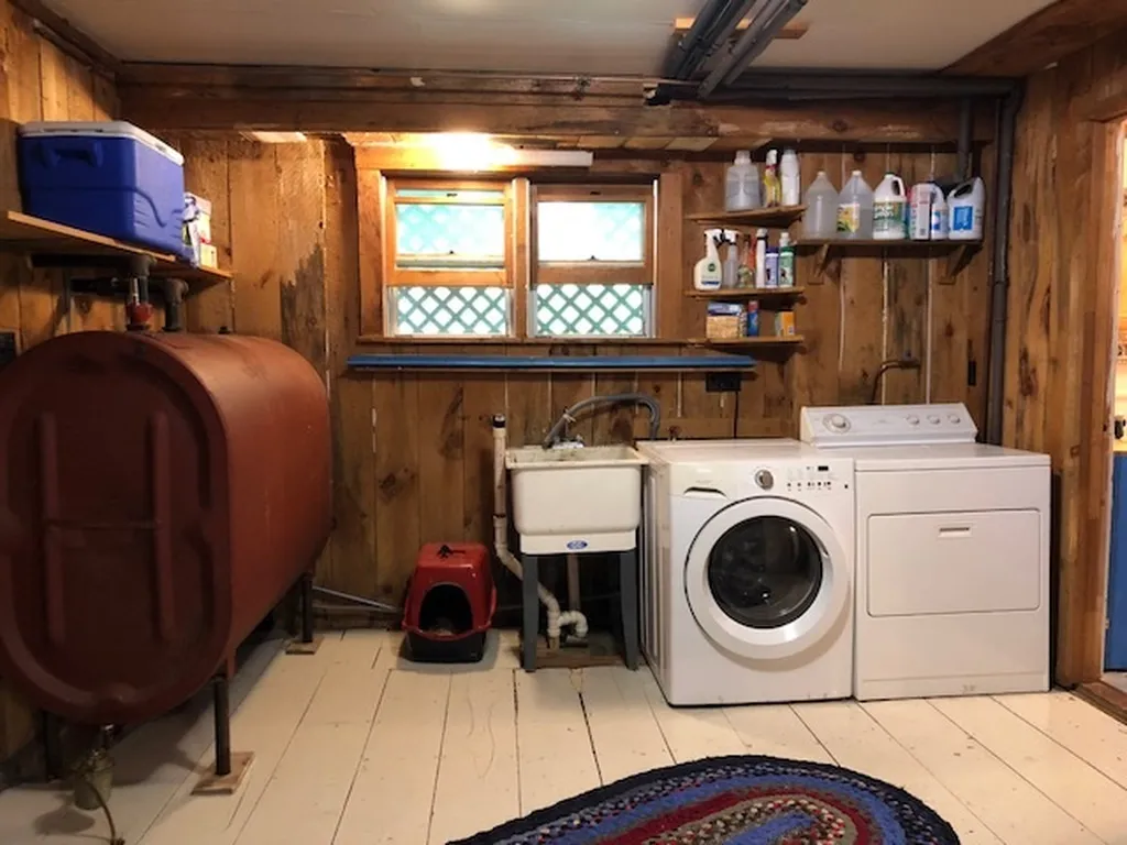 112 Old Coach Road Dummerston VT 05301