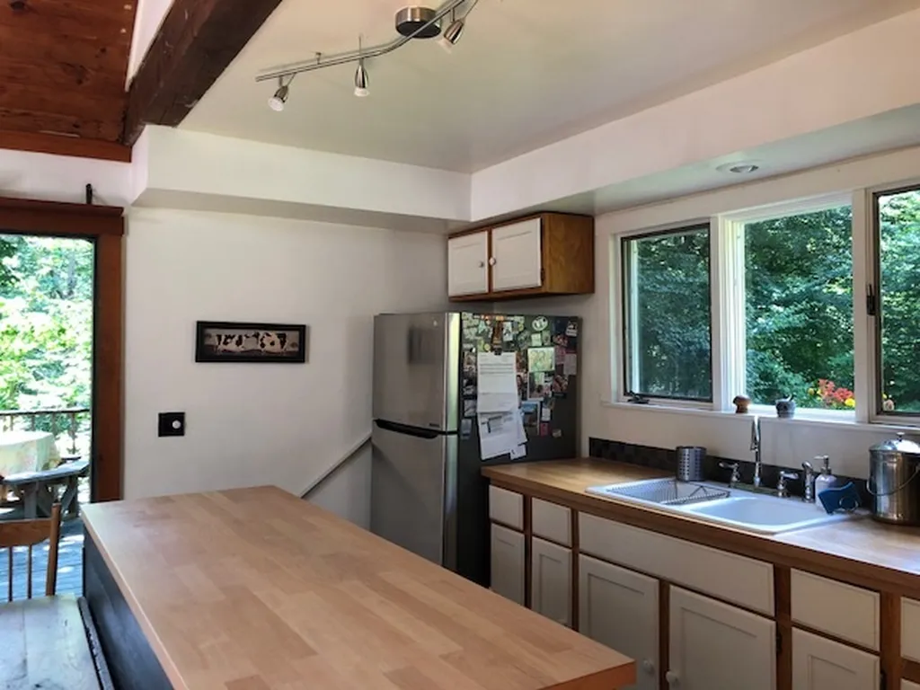 112 Old Coach Road Dummerston VT 05301