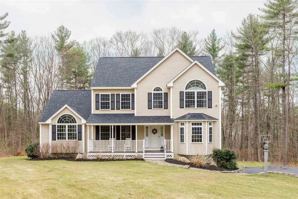 11 Walnut Farm Road Newton NH 03858