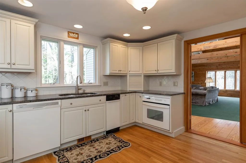 9 Crystal Drive Hampton Falls NH 03844