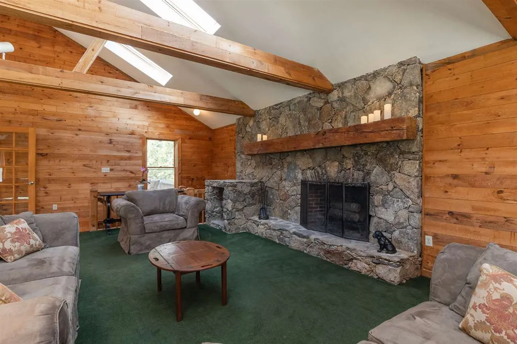 9 Crystal Drive Hampton Falls NH 03844