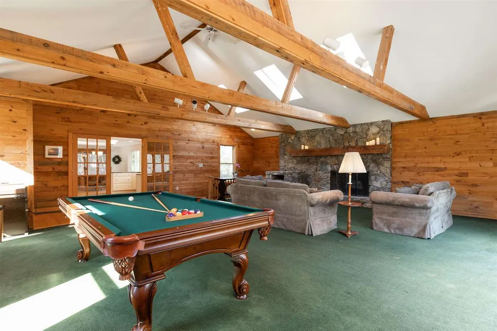 9 Crystal Drive Hampton Falls NH 03844