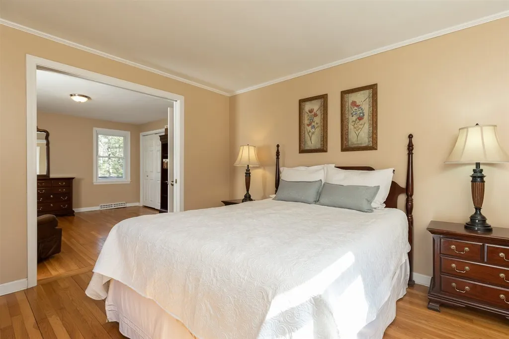 9 Crystal Drive Hampton Falls NH 03844