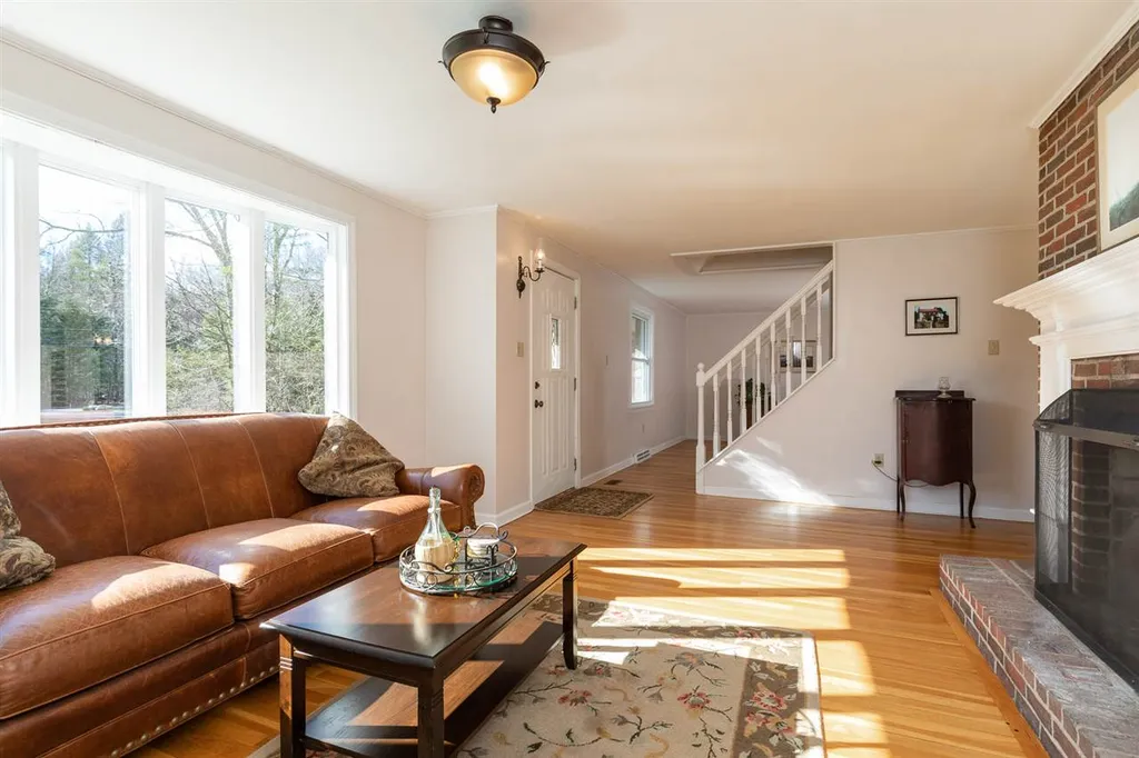 9 Crystal Drive Hampton Falls NH 03844