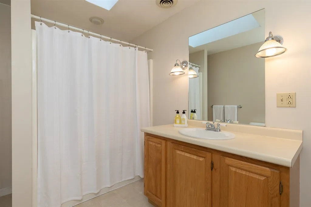 9 Crystal Drive Hampton Falls NH 03844