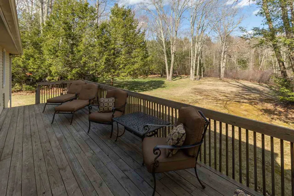 9 Crystal Drive Hampton Falls NH 03844