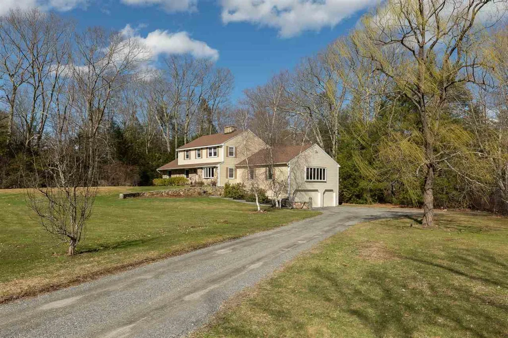 9 Crystal Drive Hampton Falls NH 03844