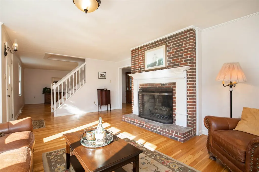 9 Crystal Drive Hampton Falls NH 03844