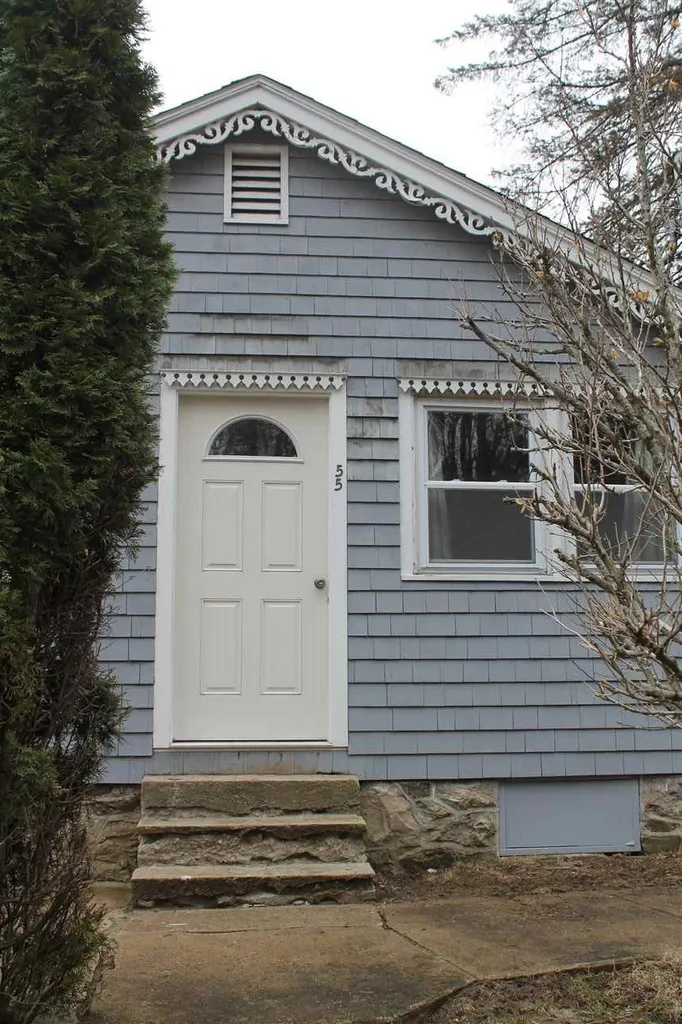 55 Chester Road Derry NH 03038
