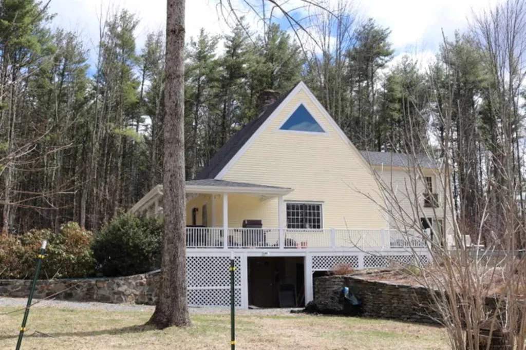 1404 Franklin Pierce Highway Barrington NH 03825