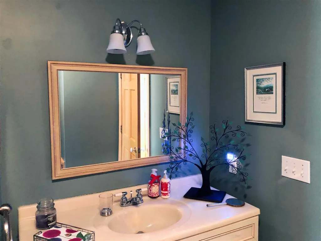 94 Spruce Road Wolfeboro NH 03894