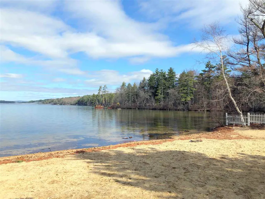 94 Spruce Road Wolfeboro NH 03894