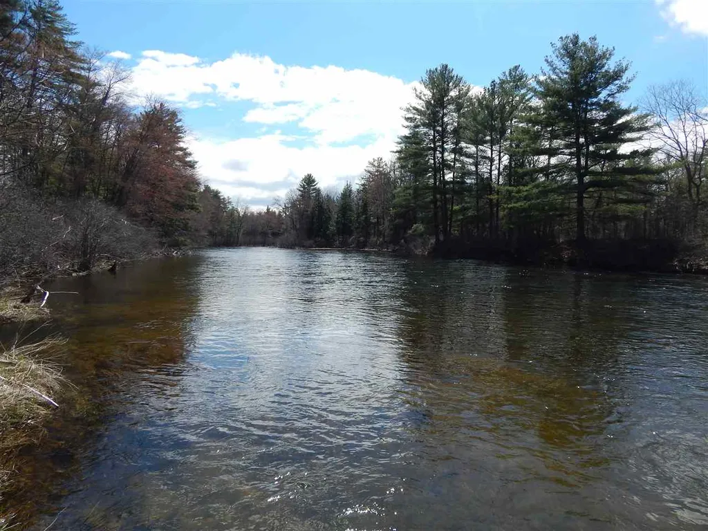 448 West Main Street Tilton NH 03276