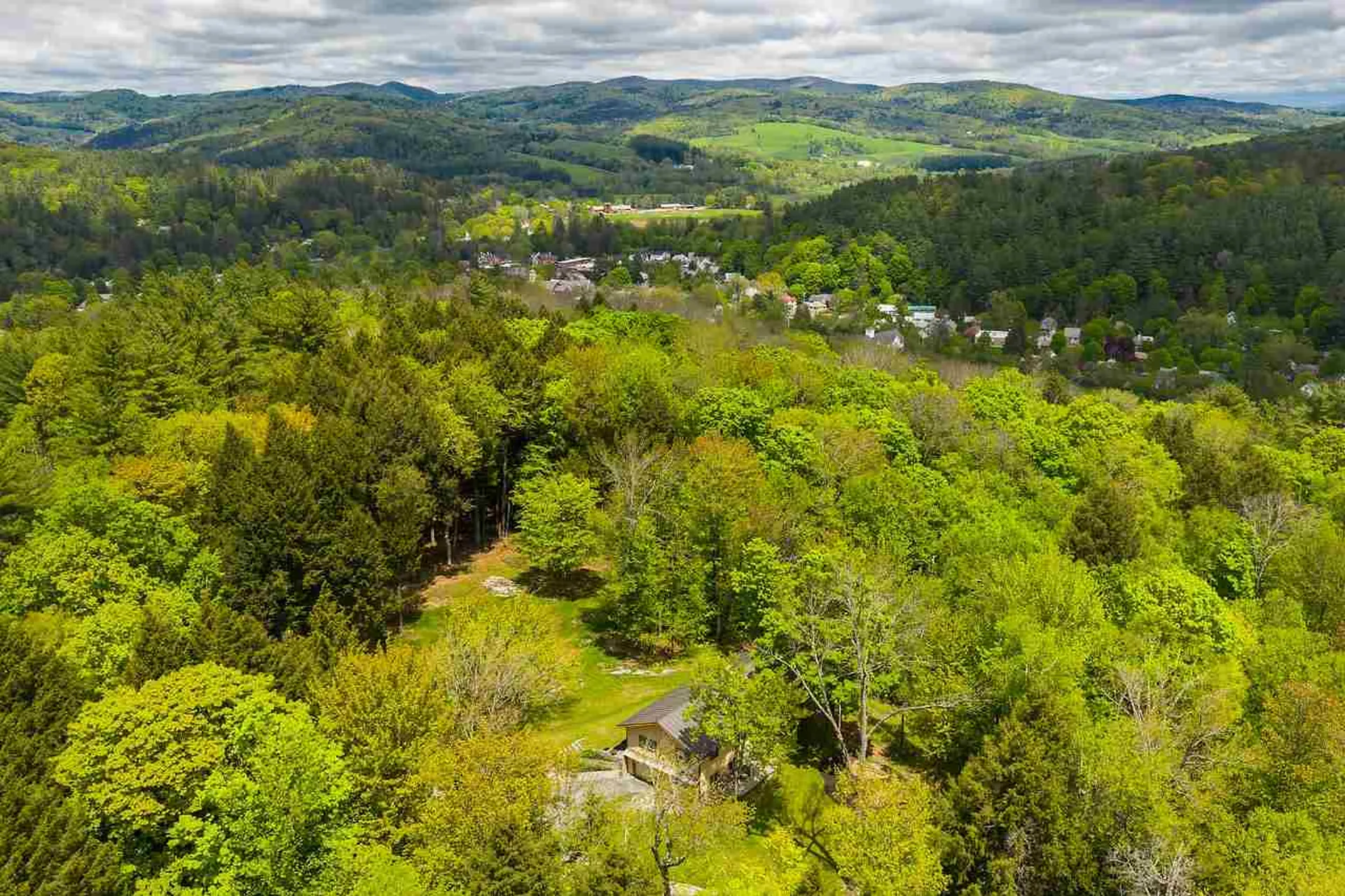8 Border Lane Woodstock VT 05091