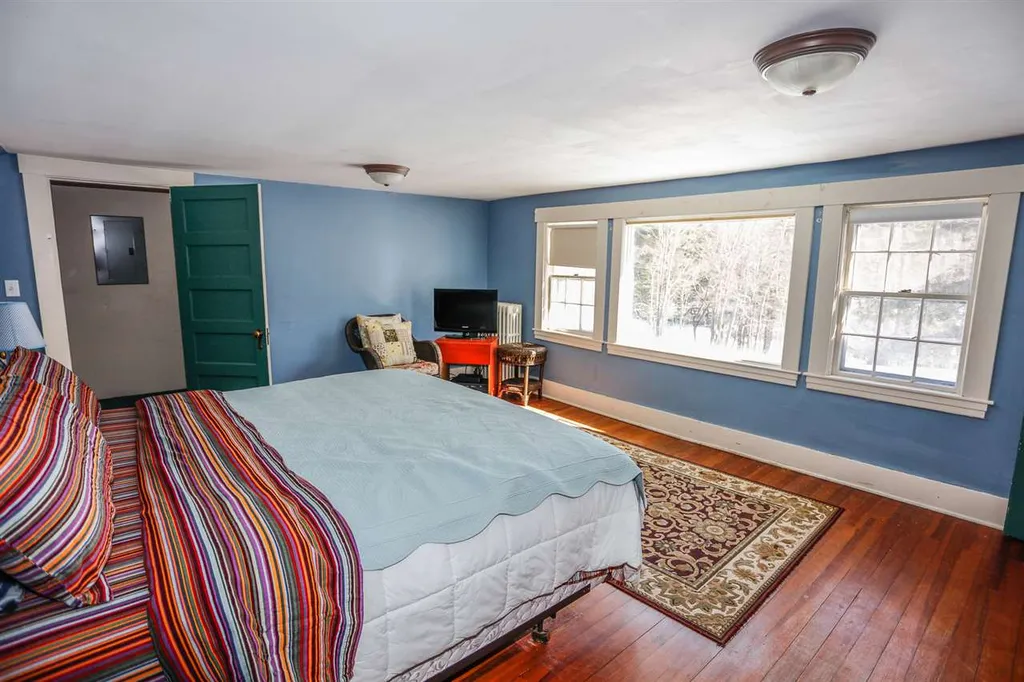 94 Martin Road Weare NH 03281