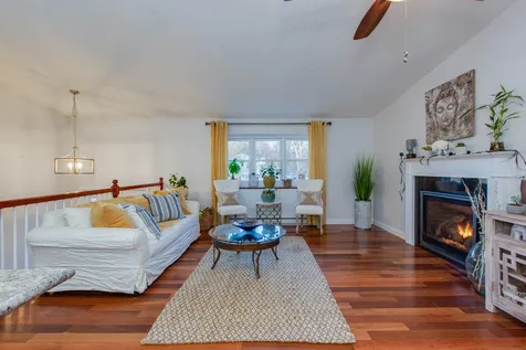 8 Maxwell Drive Derry NH 03038