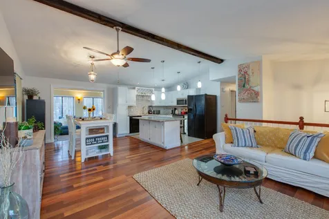8 Maxwell Drive Derry NH 03038
