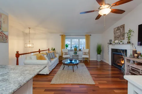 8 Maxwell Drive Derry NH 03038