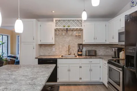 8 Maxwell Drive Derry NH 03038